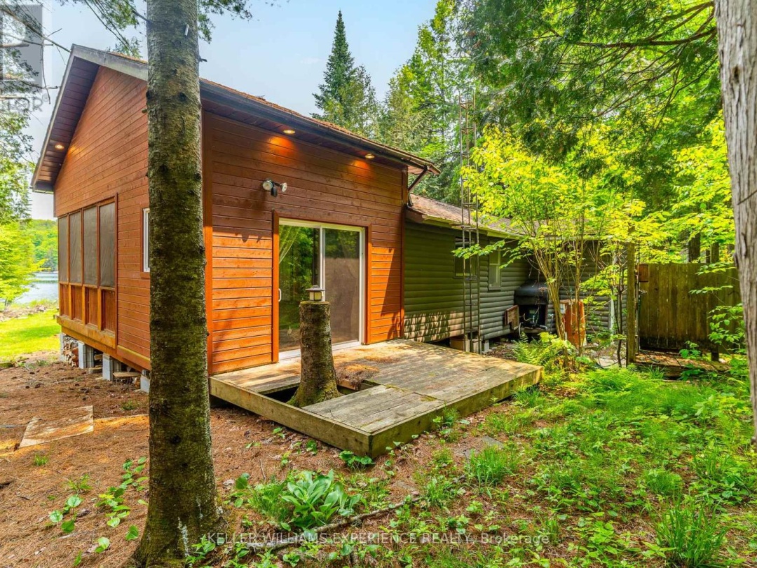 1049 ELSIE BAY DRIVE, Horseshoe Lake