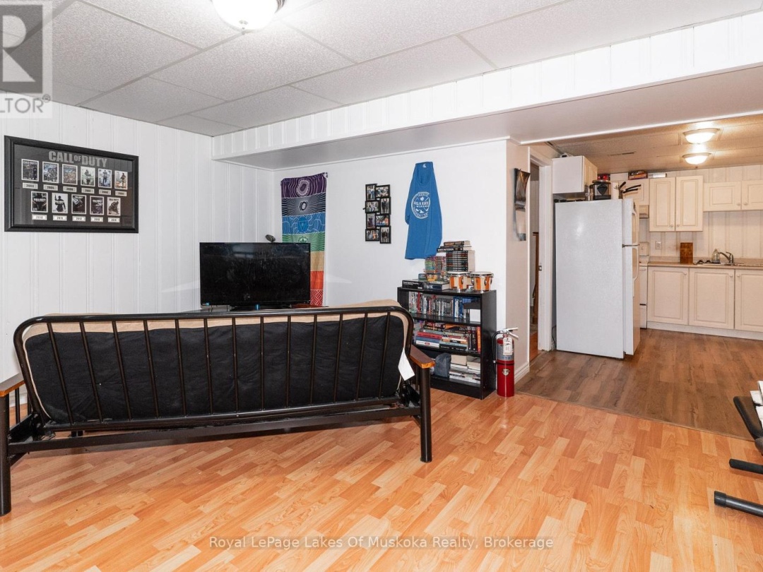 183 SANTAS VILLAGE ROAD, Muskoka River