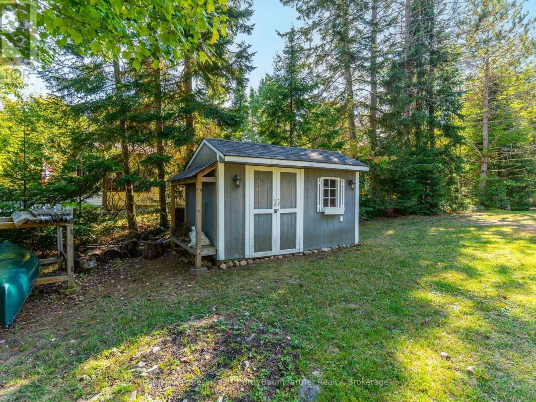 1086 CAMERON LANE, 