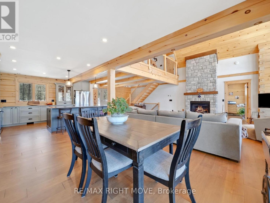 1935 MCLEOD DRIVE, Severn River