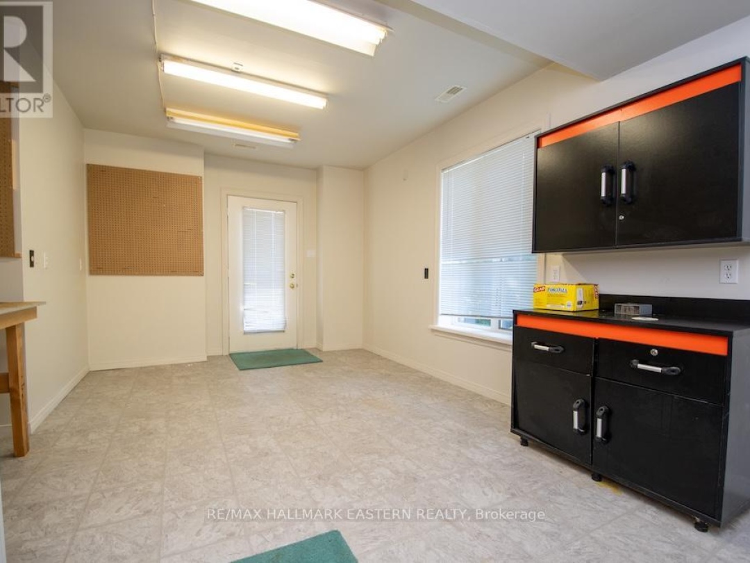 2 HUNTINGWOOD CRESCENT, 