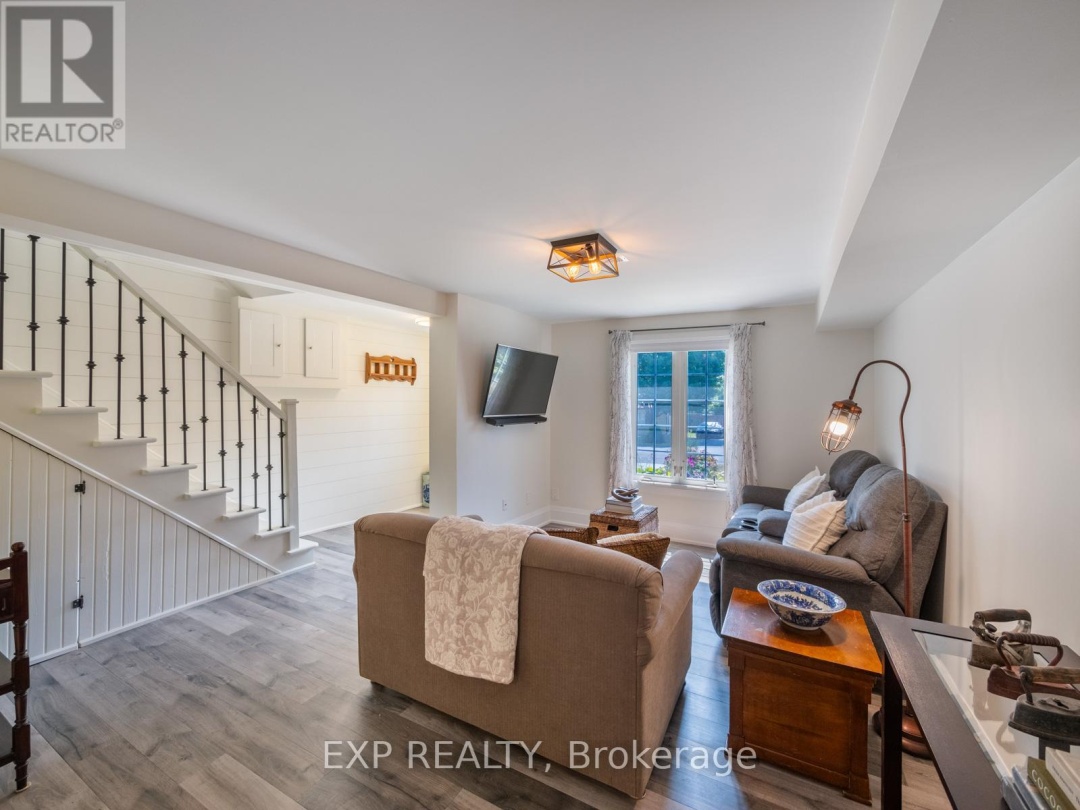 370 HOMEWOOD AVENUE, 