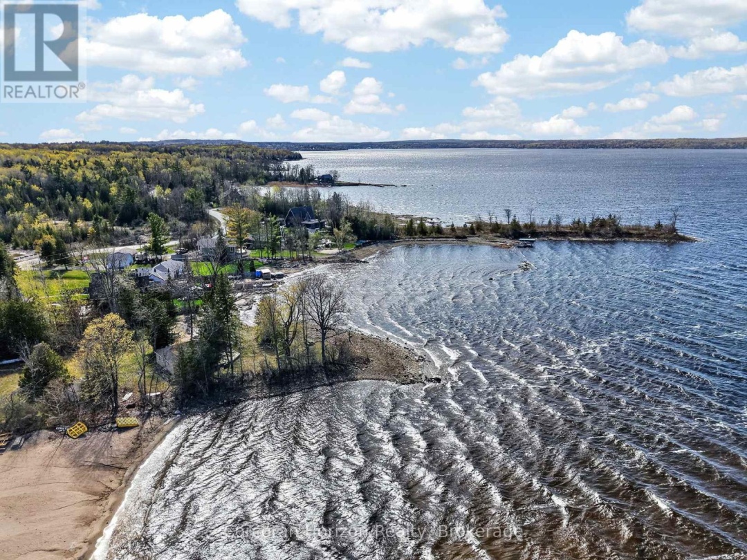 26 WATERSIDE DRIVE, Georgian Bay