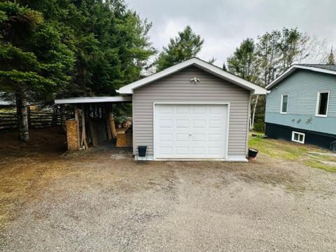 1297 HUNTER CREEK ROAD, Minden Hills (Lutterworth)