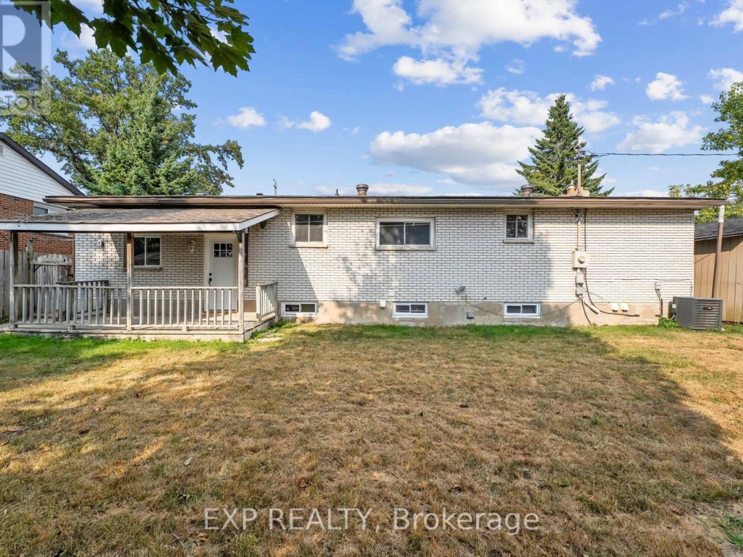 143 WESTMOUNT DRIVE N, 