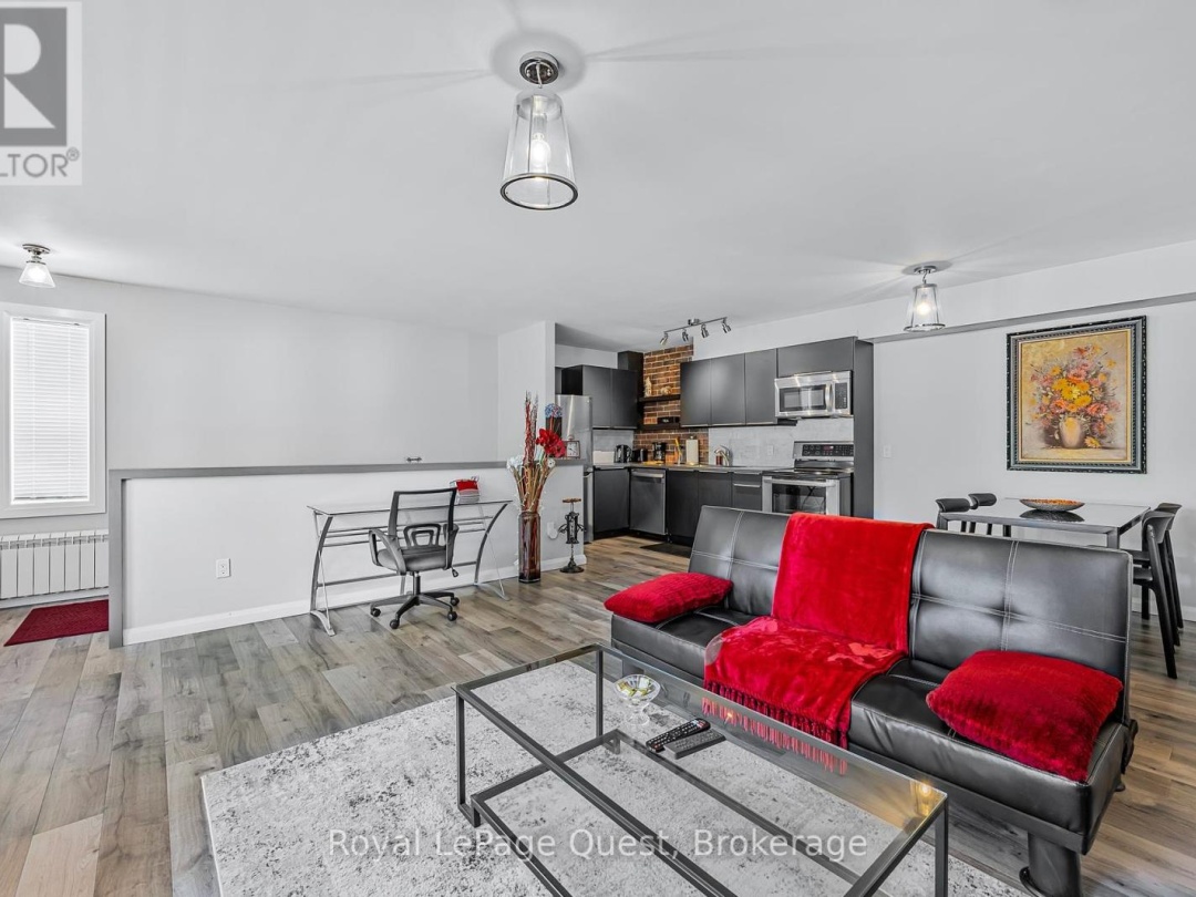 214 MISSISSAGA STREET W, 