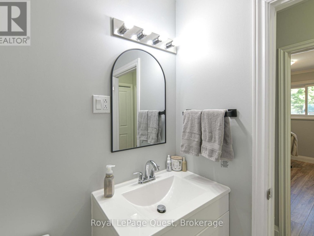 401 MISSISSAGA STREET W, 