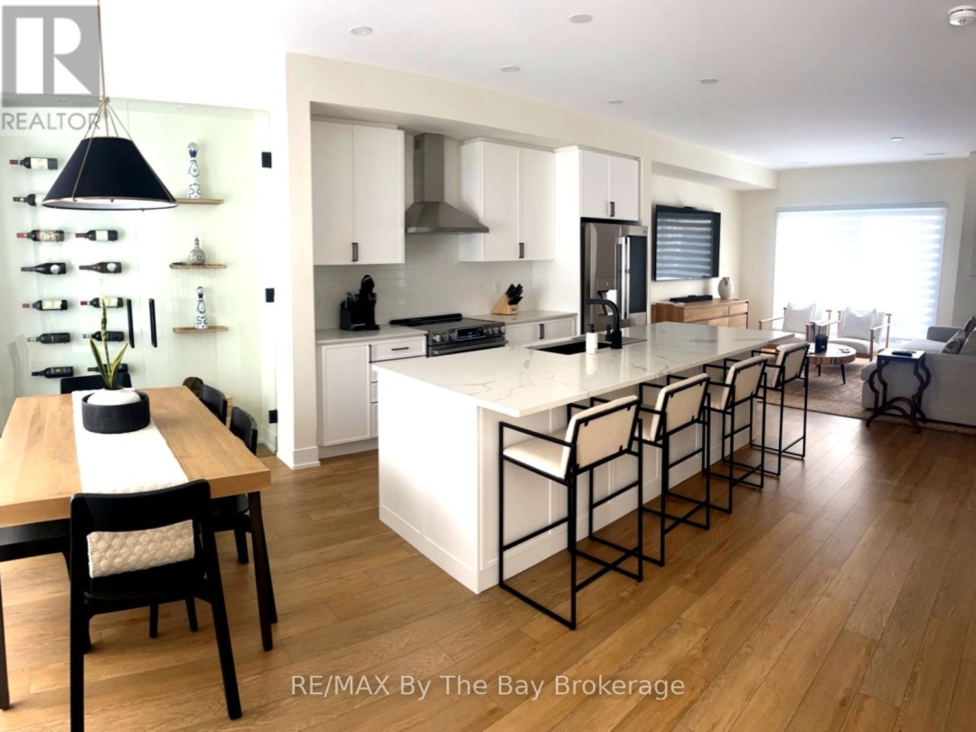 8 BRU LOR LANE, Lake Simcoe