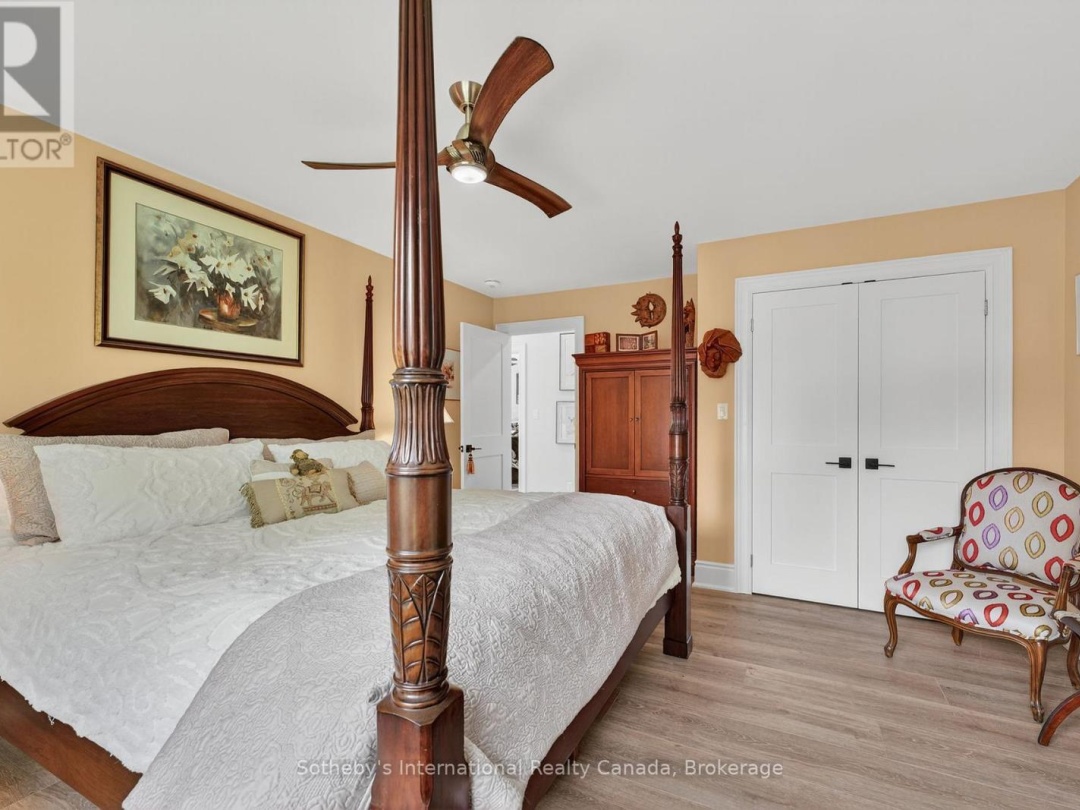 1082 BEAUMONT FARM ROAD, Muskoka River