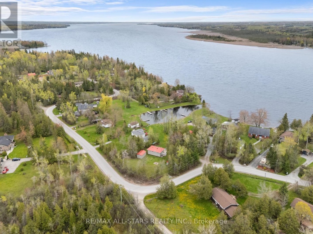 3 REGATTA STREET, Sturgeon Lake