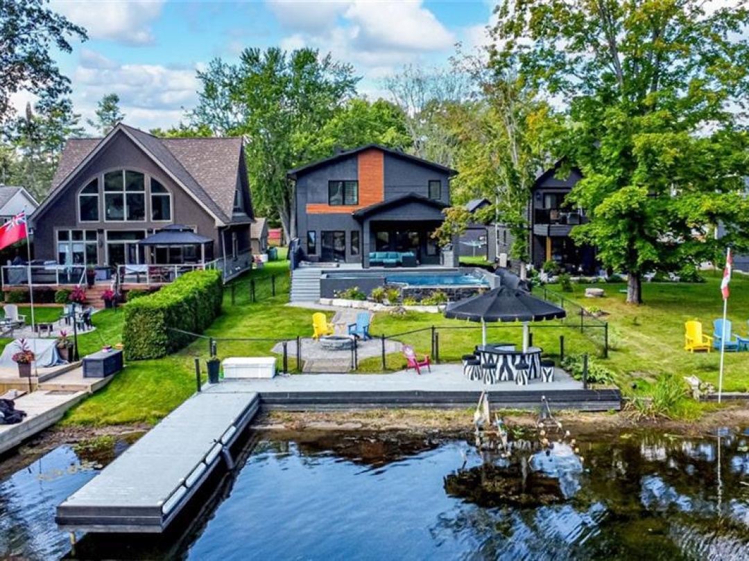 1657 PENINSULA POINT Road, 