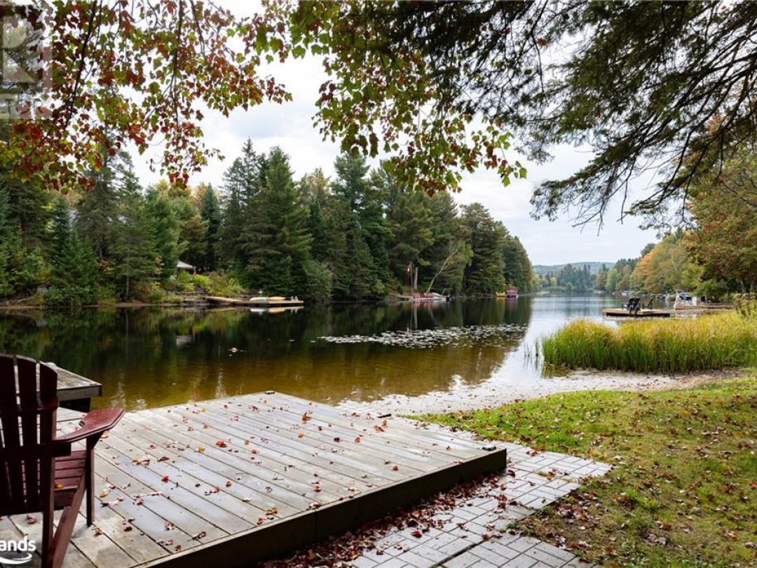 760 Riverlea Road, Muskoka River