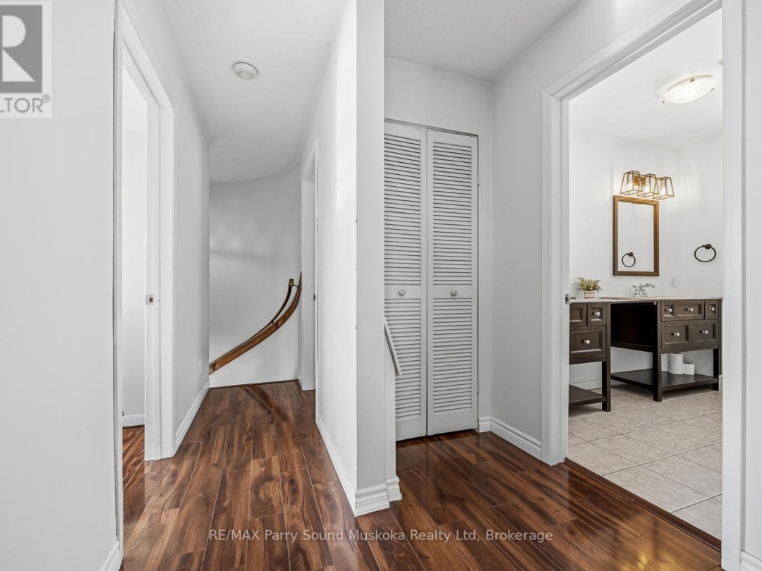 55 A CASCADE STREET E, Parry Sound