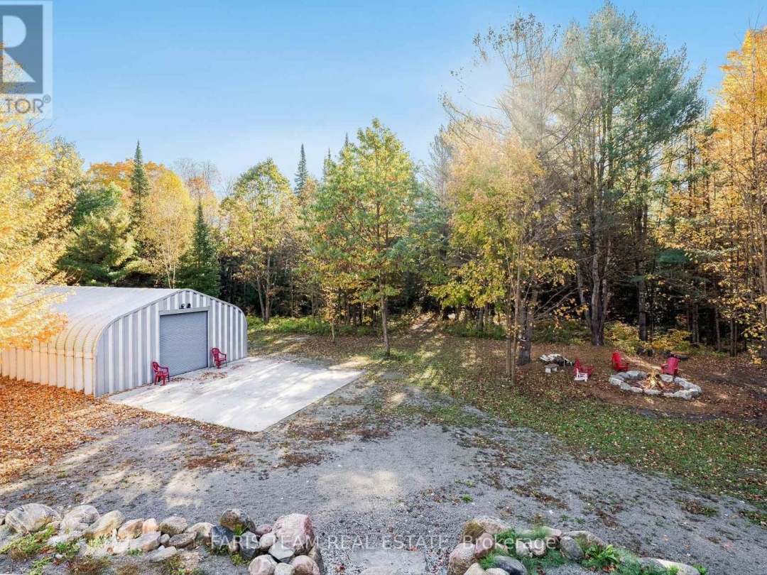 151 Mount Saint Louis Road E, Coldwater Lake