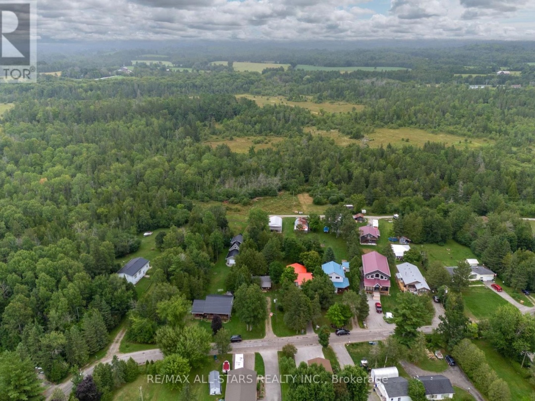 93 STURGEON GLEN ROAD, 