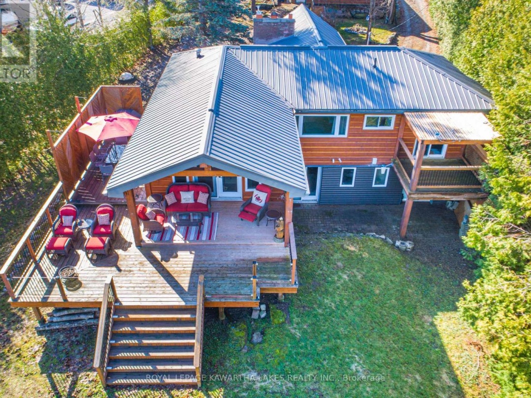63 ROBINSON AVENUE, Mitchell Lake