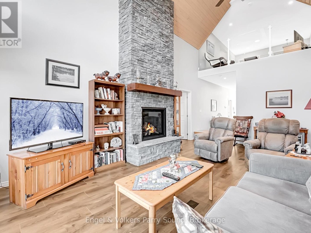 29 QUEEN STREET, Parry Sound