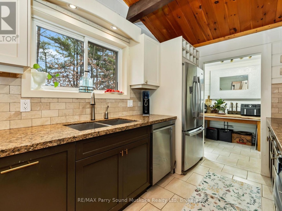 11 BRENDA AVENUE, Parry Sound