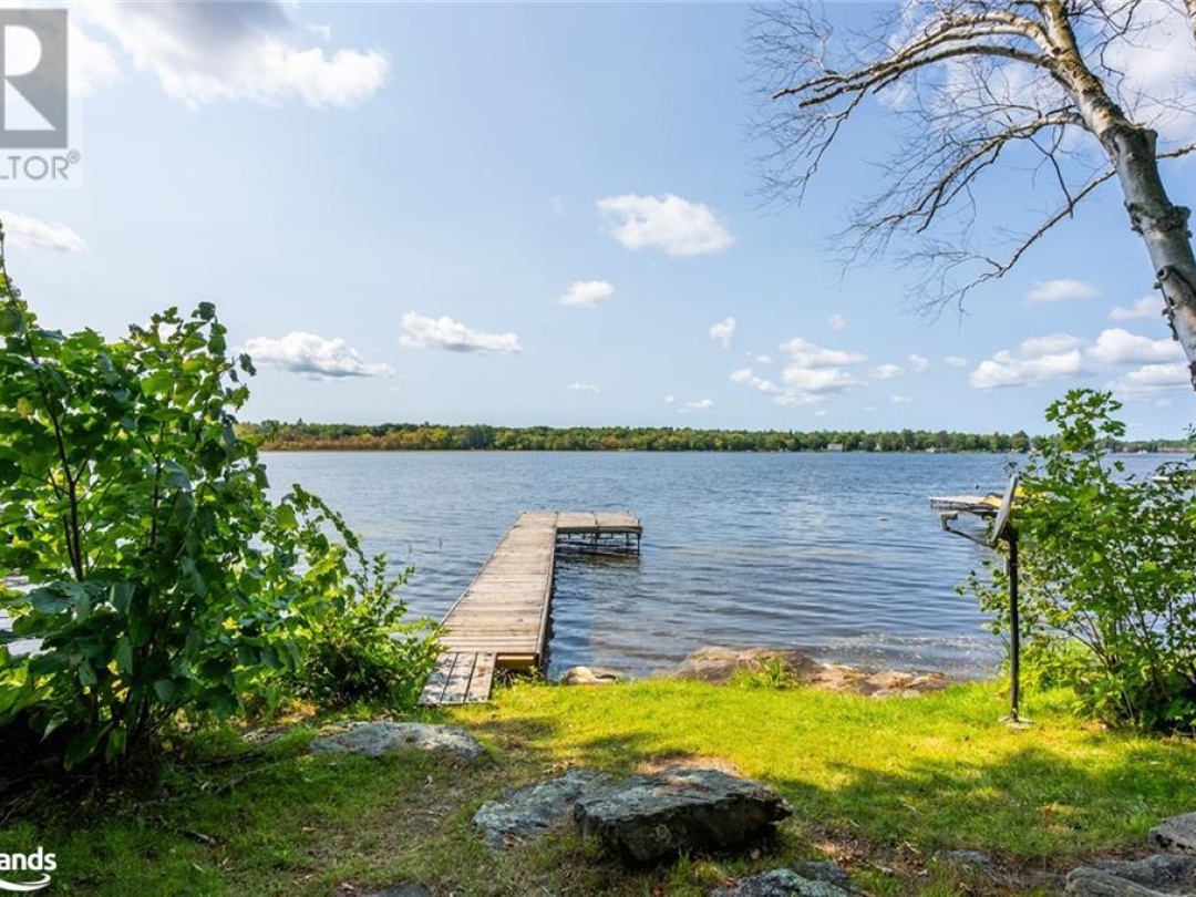 1658 Peninsula Point Road, Sparrow Lake