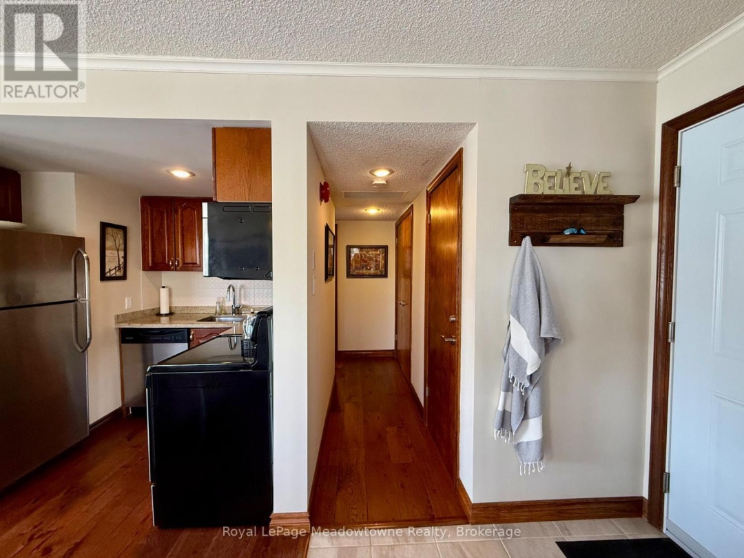 301 - 34 DEERHURST GREENS ROAD, Peninsula Lake