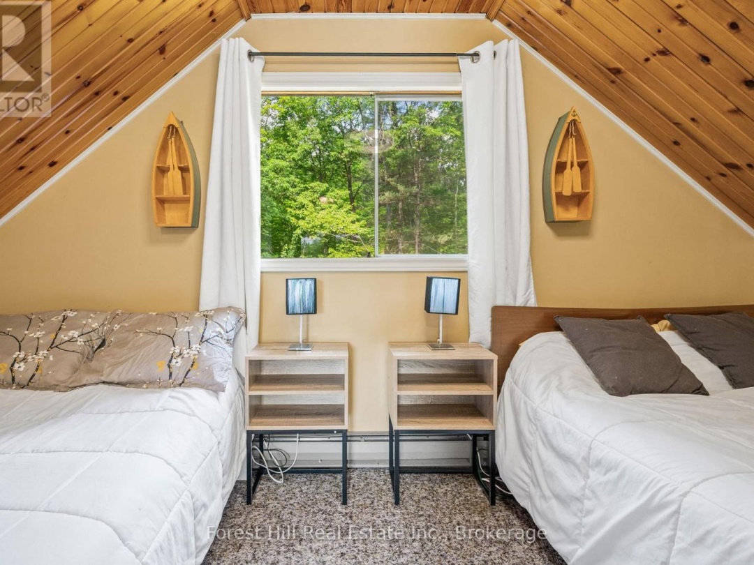 1099 BRACKEN TRAIL, Little Gull Lake