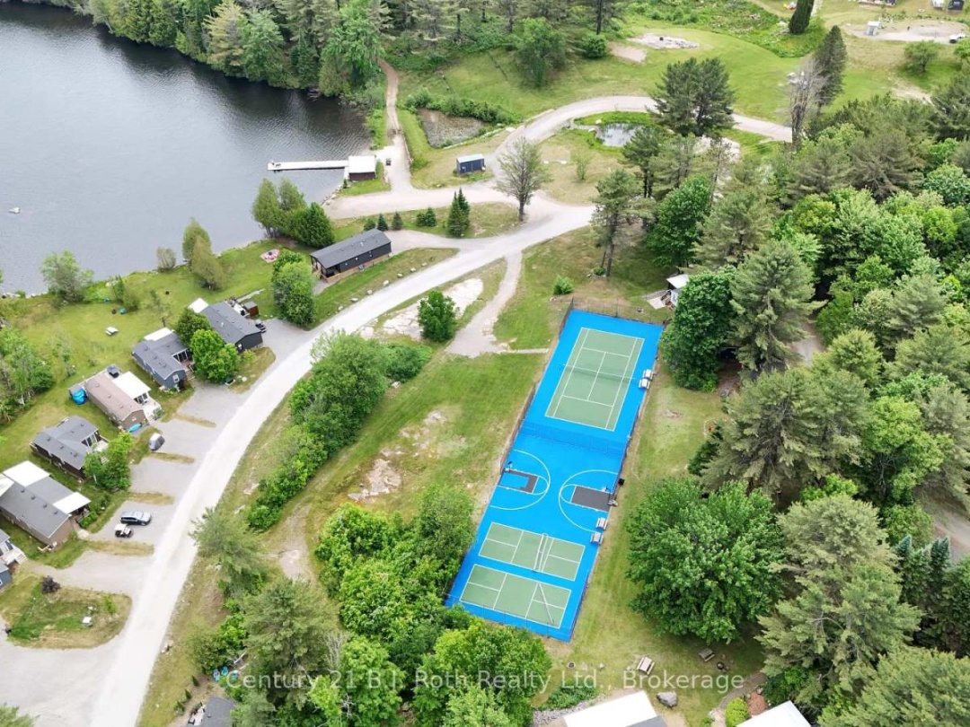 712 POPLAR CRESCENT, Bonnie Lake
