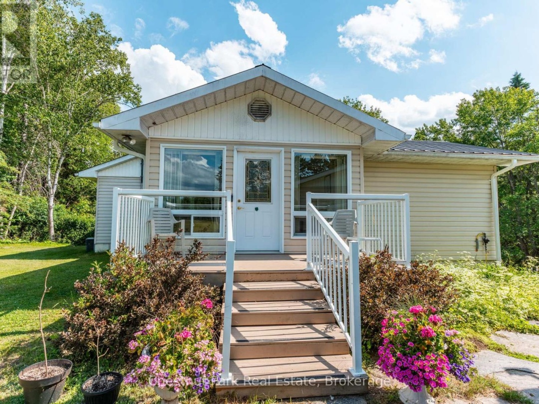1054 GREEN LAKE ROAD, Gull River