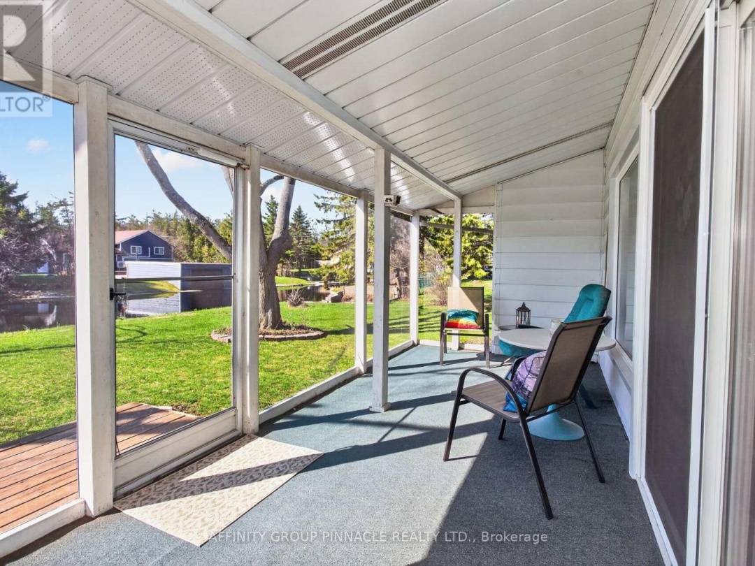 12 NORTH BAYOU ROAD, Sturgeon Lake