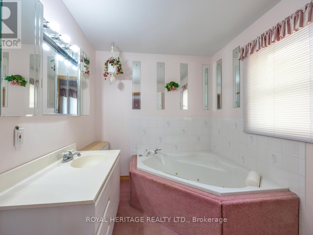 31 WELLINGTON STREET, 