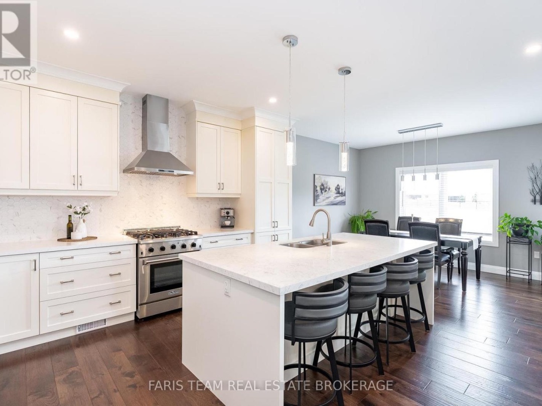 5 BREANNA BOULEVARD, 