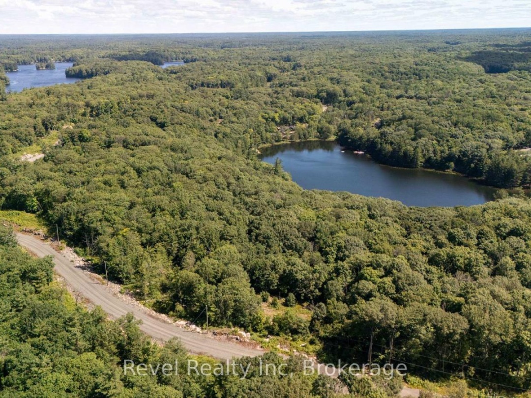 14 ZHAAWASHKWAA MIIKAN ROAD, Clear Lake