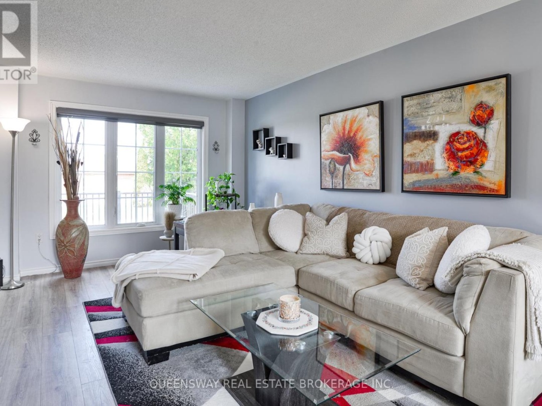 10 LEWIS DRIVE, Orillia