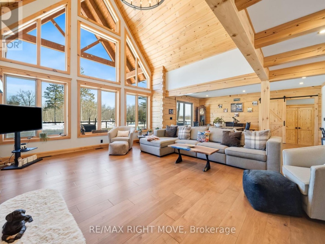 1935 MCLEOD DRIVE, Severn River