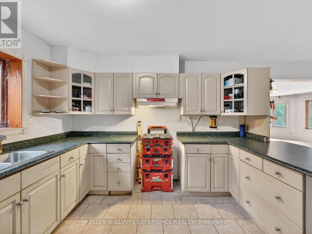 1115 SHERWOOD FOREST ROAD, Muskoka River