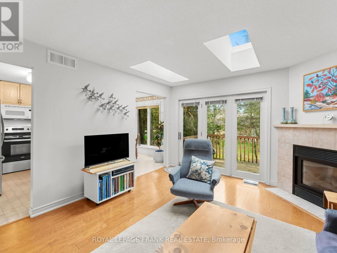 37 ISLAND BAY DRIVE, Kawartha Lakes (Bobcaygeon)