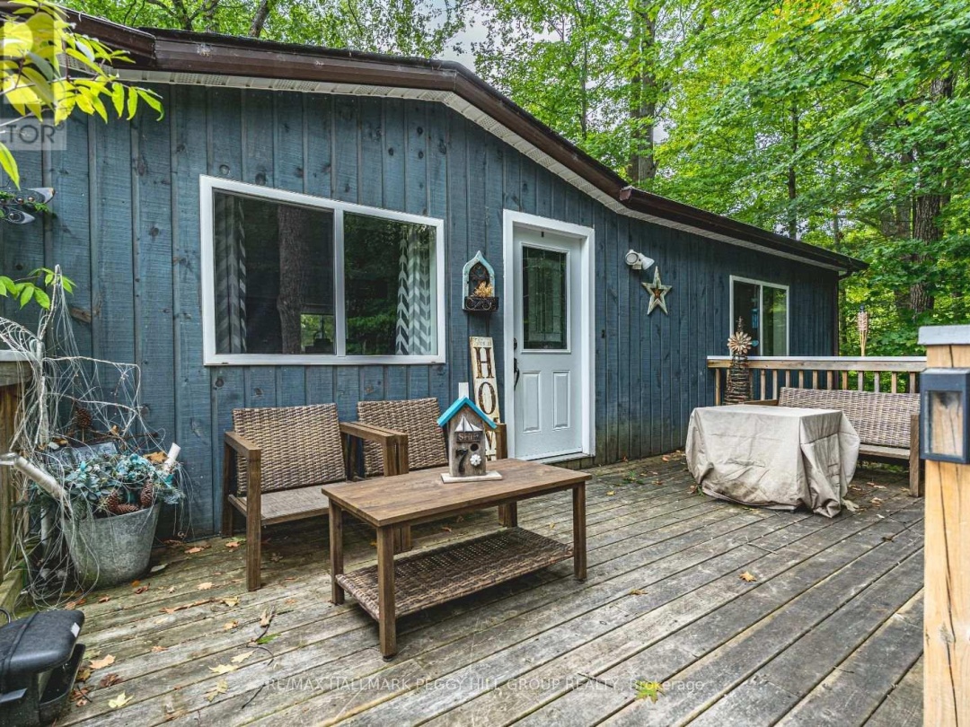 7498 ISLAND CRESCENT, 