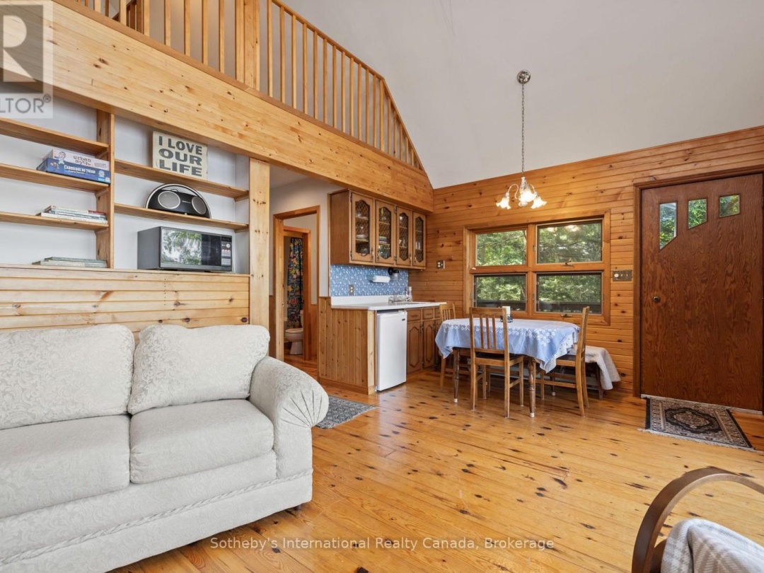 71 B717 ISLAND, Georgian Bay
