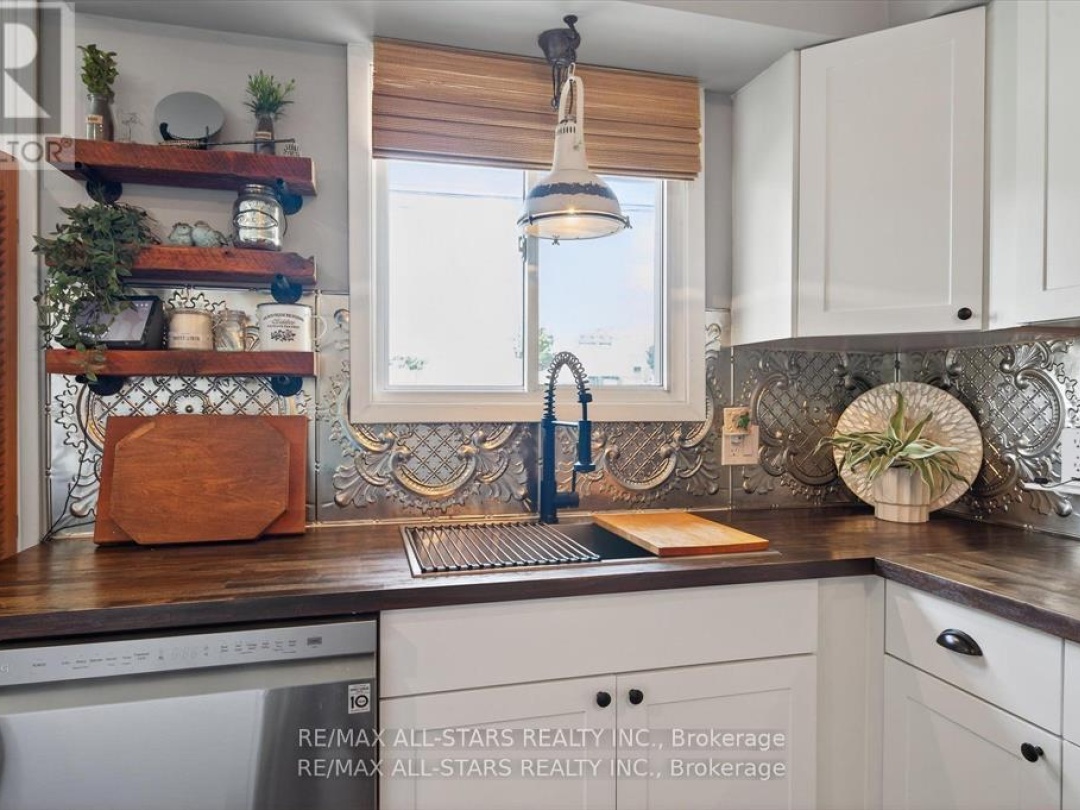 34 WILLIAM STREET, Kawartha Lakes (Bobcaygeon)