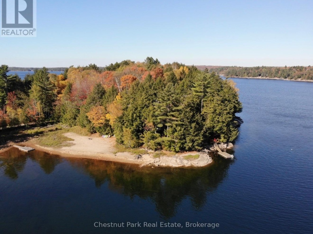 1062 ELMHURST LANE, Kennisis Lake