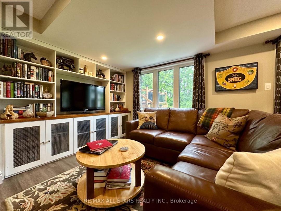 243 WEST STREET, Kawartha Lakes (Bobcaygeon)