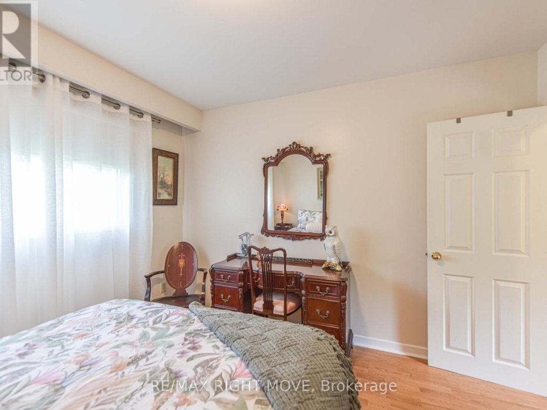 905 WOODLAND DRIVE, 