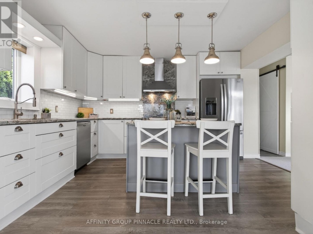 14 ORIOLE ROAD, Cameron Lake