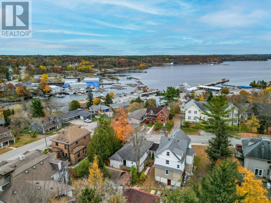 3 BELVEDERE AVENUE, Parry Sound