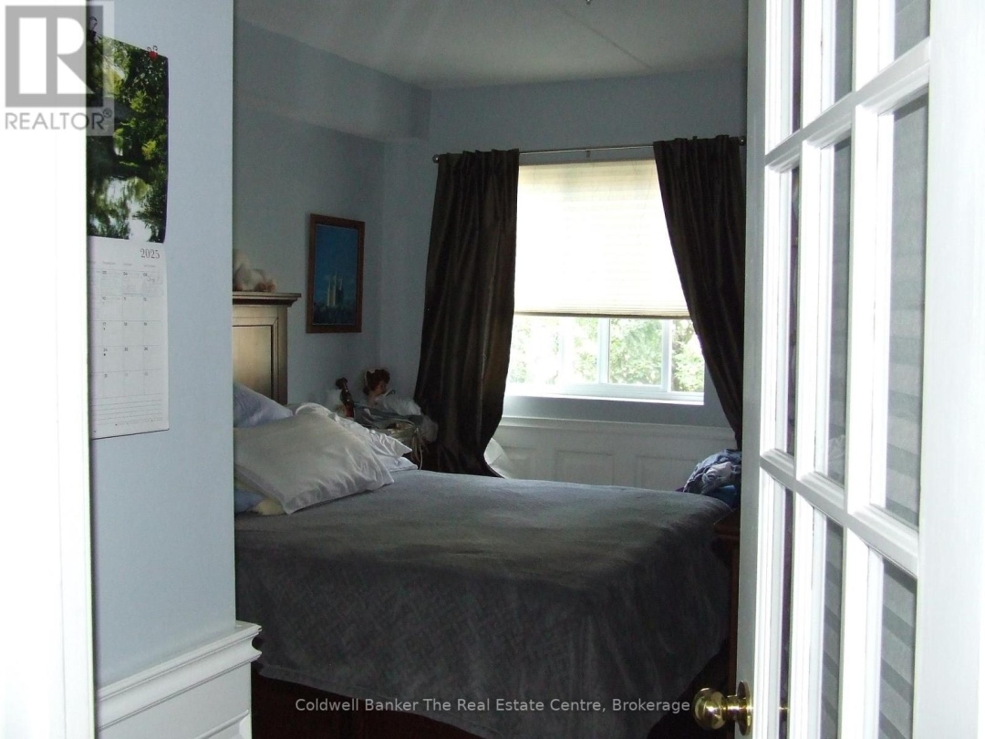 205 - 115 BOND STREET E, 