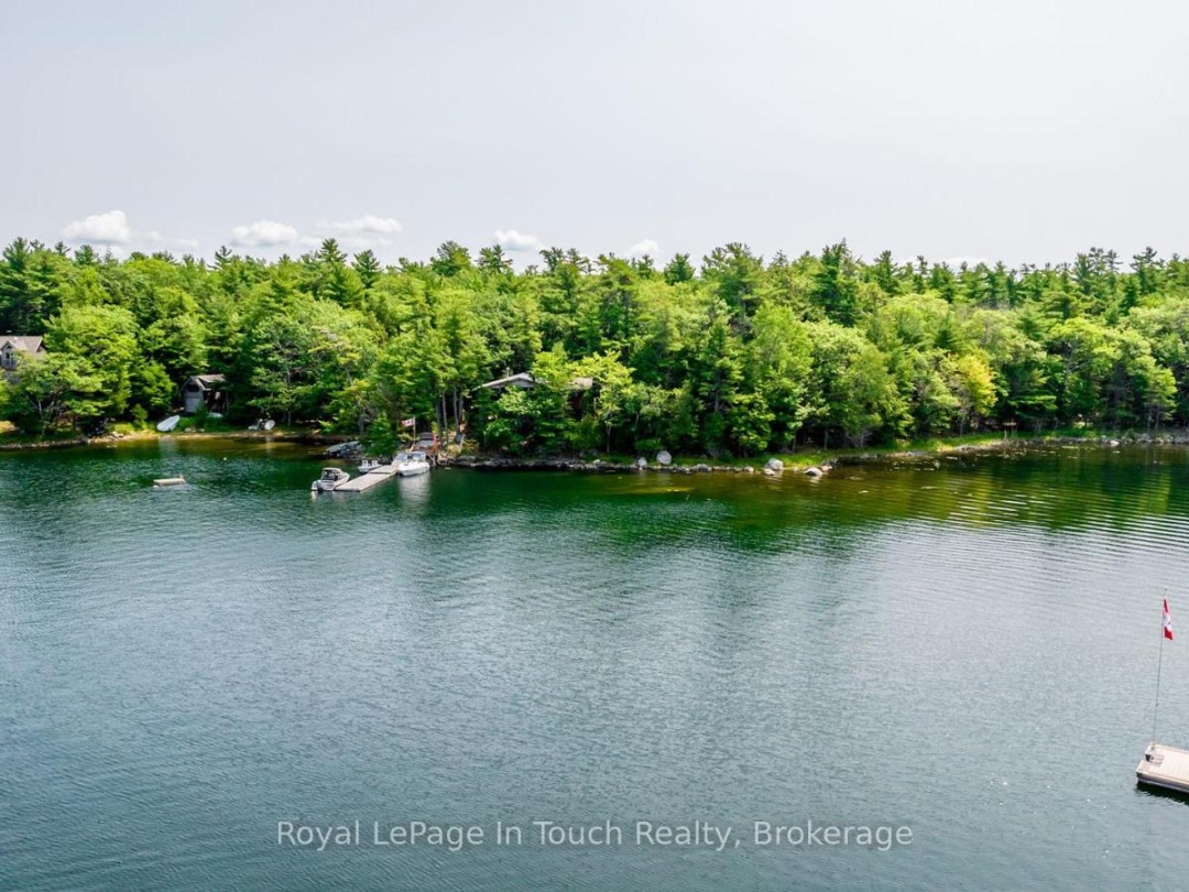 B207-7 WAHSOUNE ISLAND, Georgian Bay
