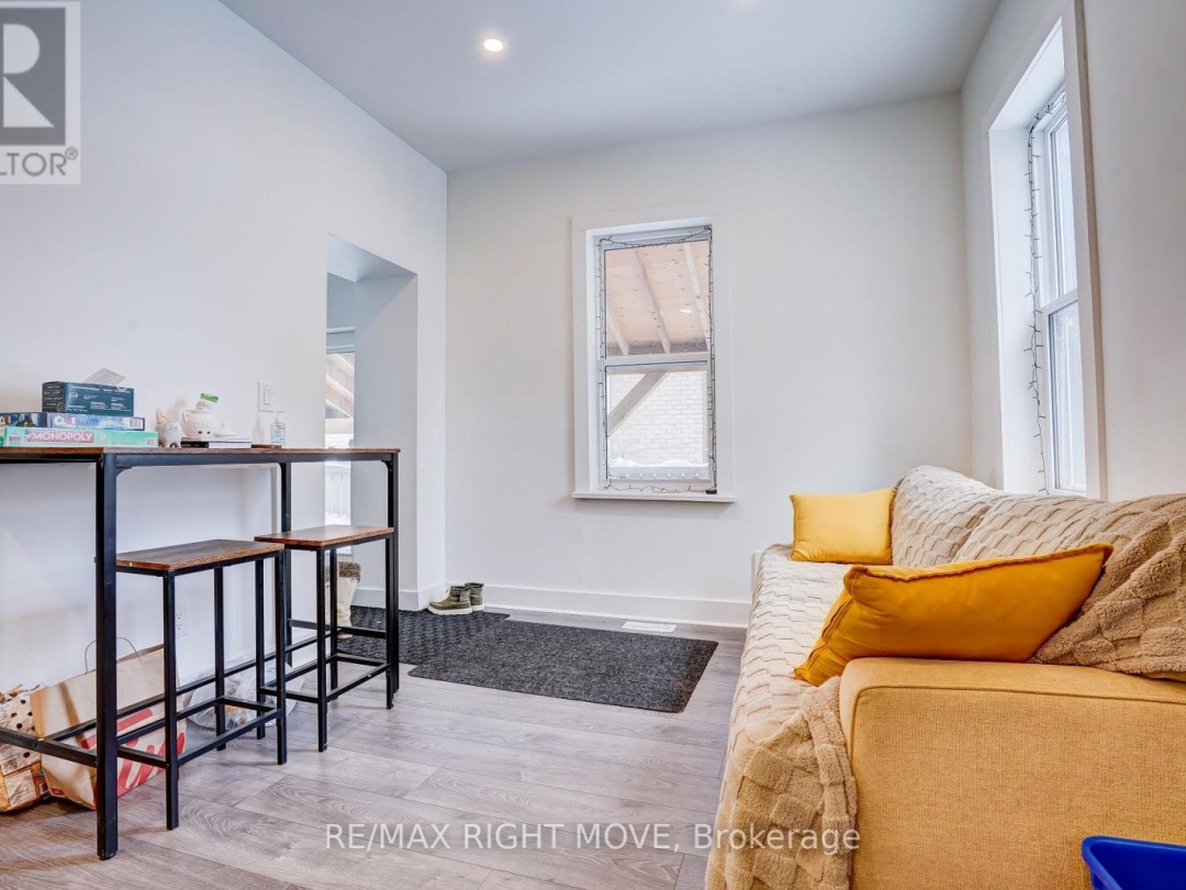 110 MARY STREET, Orillia