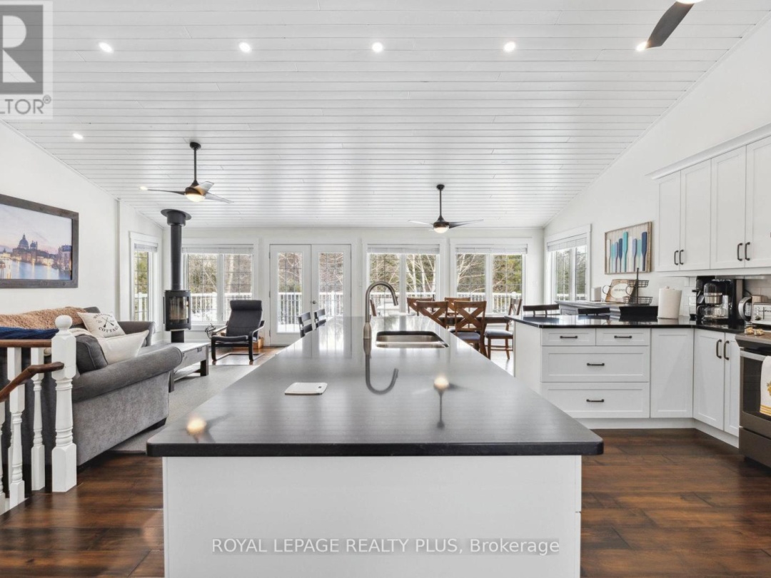 16 BLACK BEAR DRIVE, Burnt River