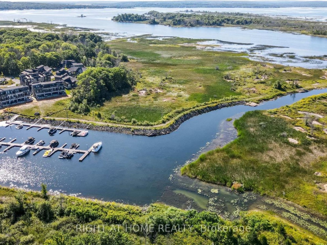 100 MARINA VILLAGE DRIVE, Georgian Bay