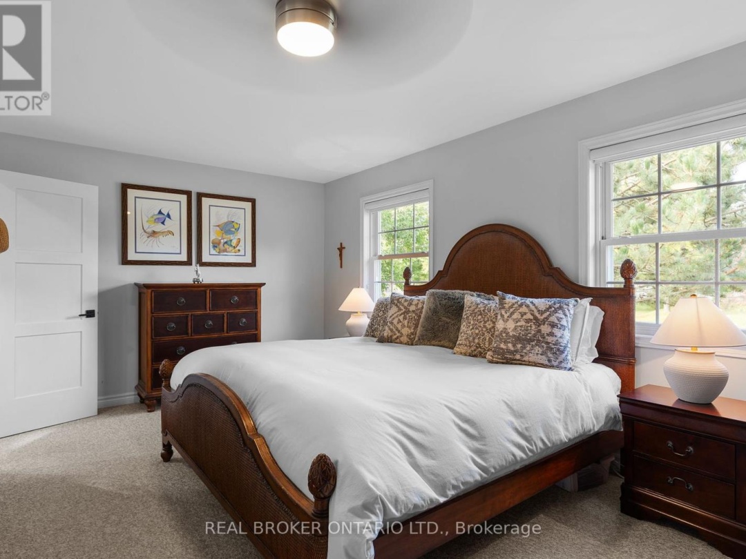 3803 LEO CRESCENT, 