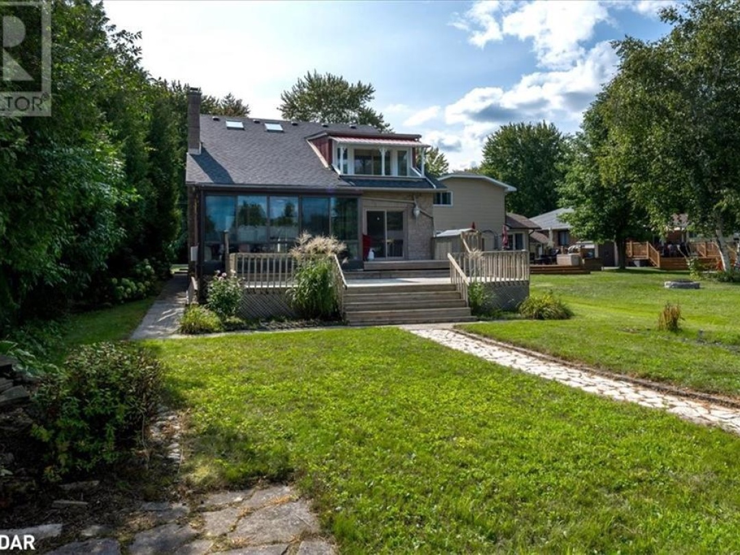 57 Lake Avenue, Lake Simcoe